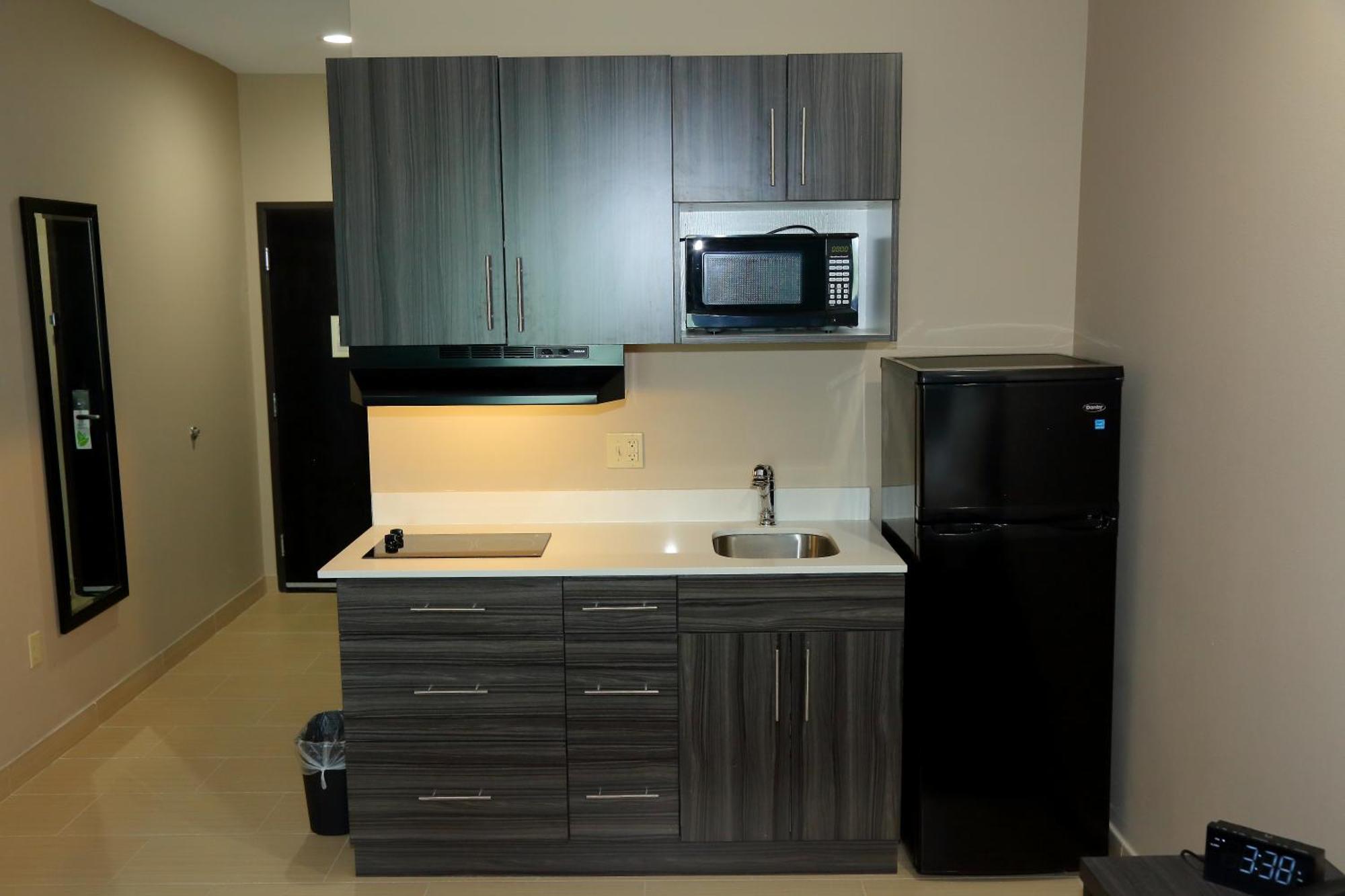 Americas Best Value Inn & Suites-Prairieville Bagian luar foto