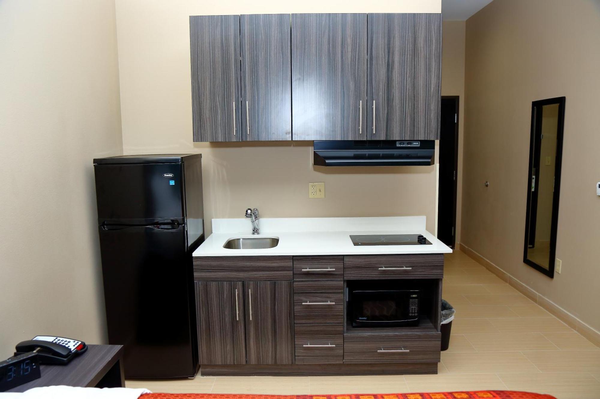 Americas Best Value Inn & Suites-Prairieville Bagian luar foto