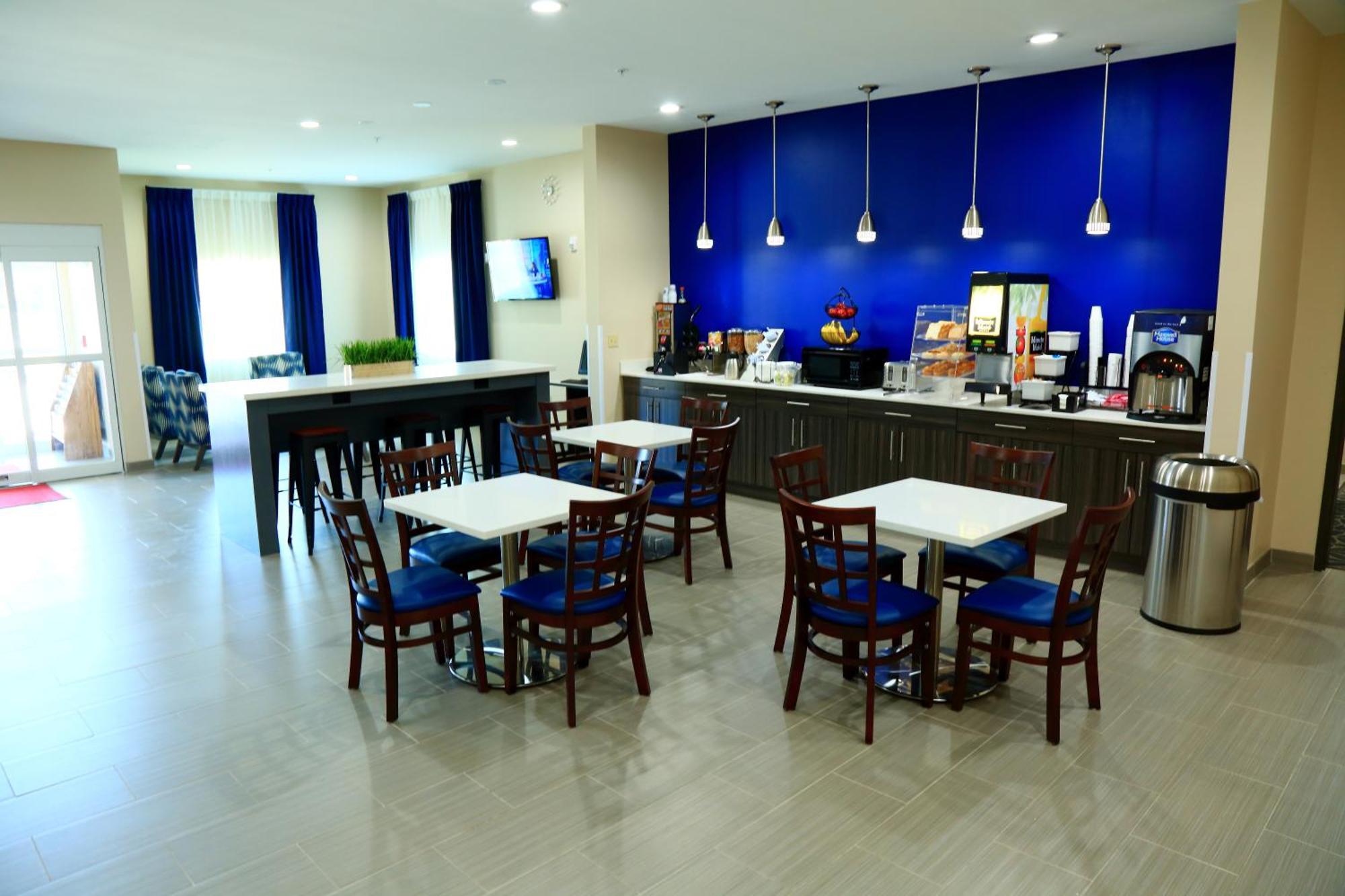 Americas Best Value Inn & Suites-Prairieville Bagian luar foto